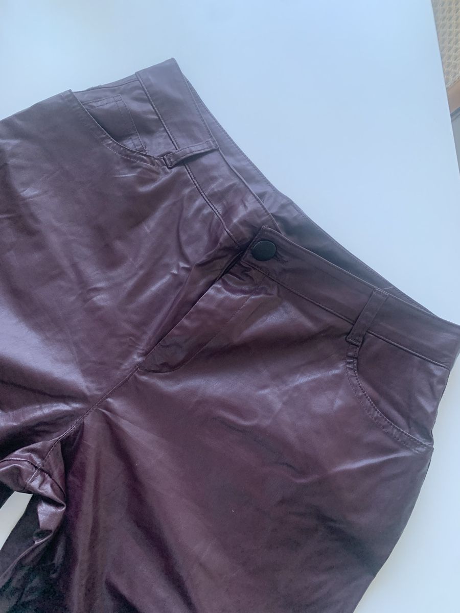 C&A Pantaloni: Rote Kunstlederhose Gr. 44 – Usato da Basel venduto da ari_xy65 2