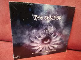 Die Sektor CD Applied Structure In A Void