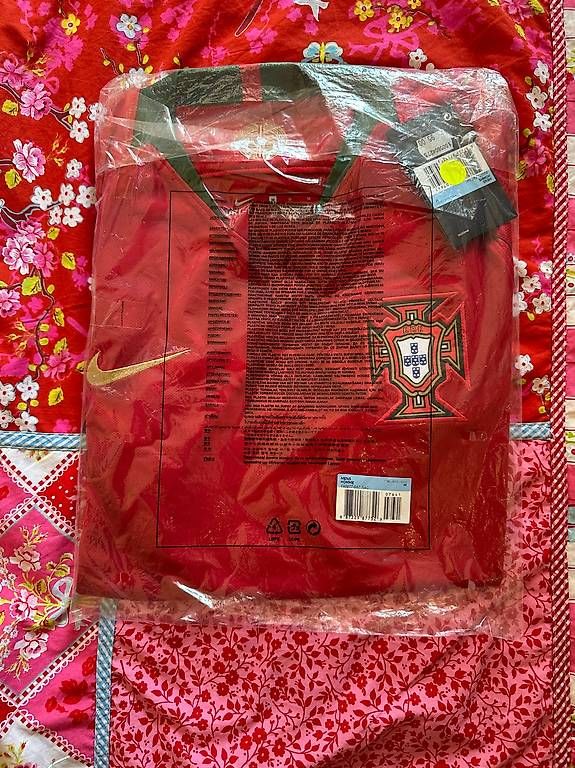 Nike Canottiere & Pantaloni: Maillot Nike Portugal 2018 M – Nuovo e nell'imballaggio originale da Lausanne venduto da PeixotoBruno