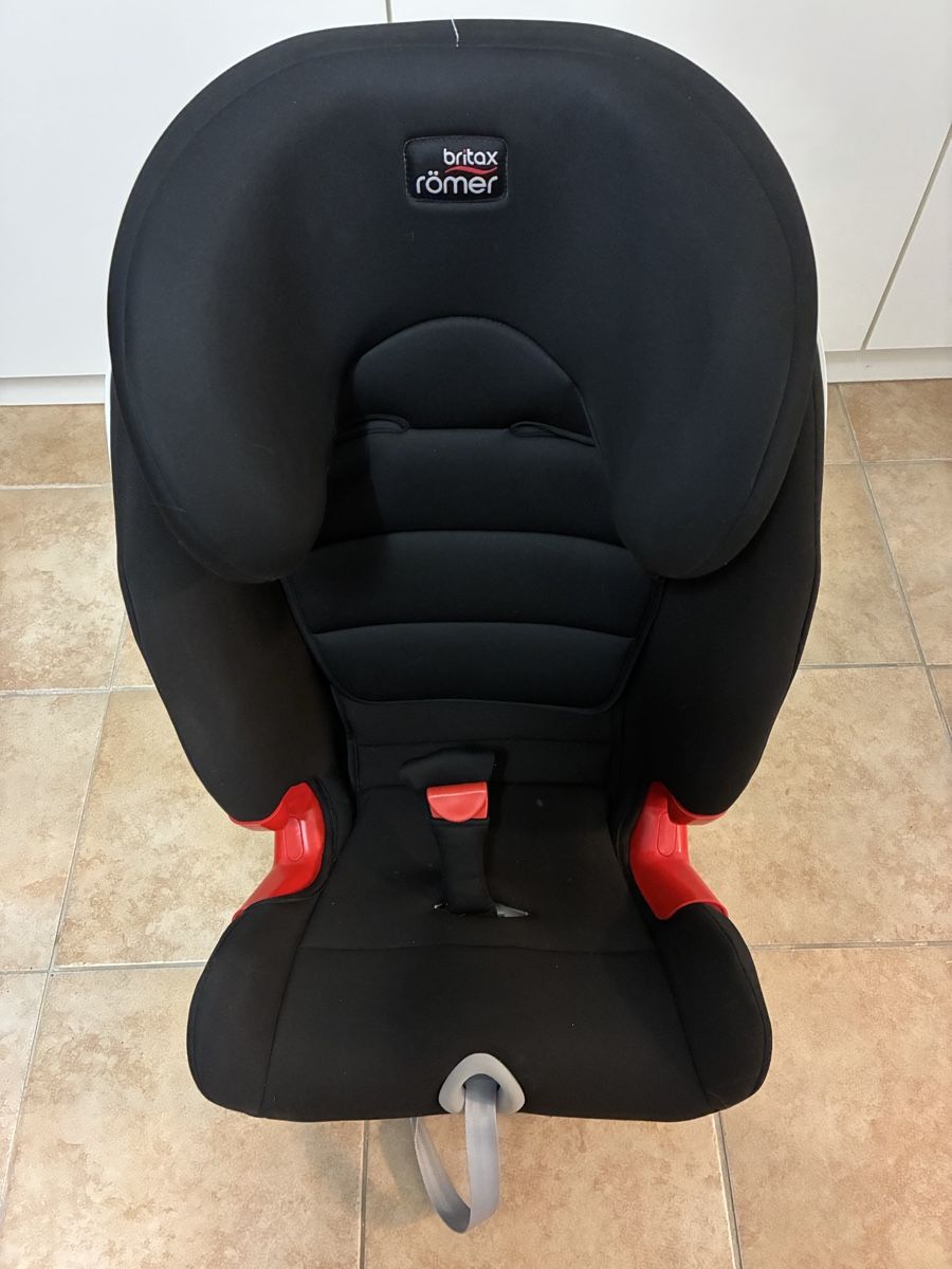 Britax Römer Auto-Kindersitze: Kindersitz Britax Römer Advansafix III – Gebraucht aus Steffisburg von Belli80