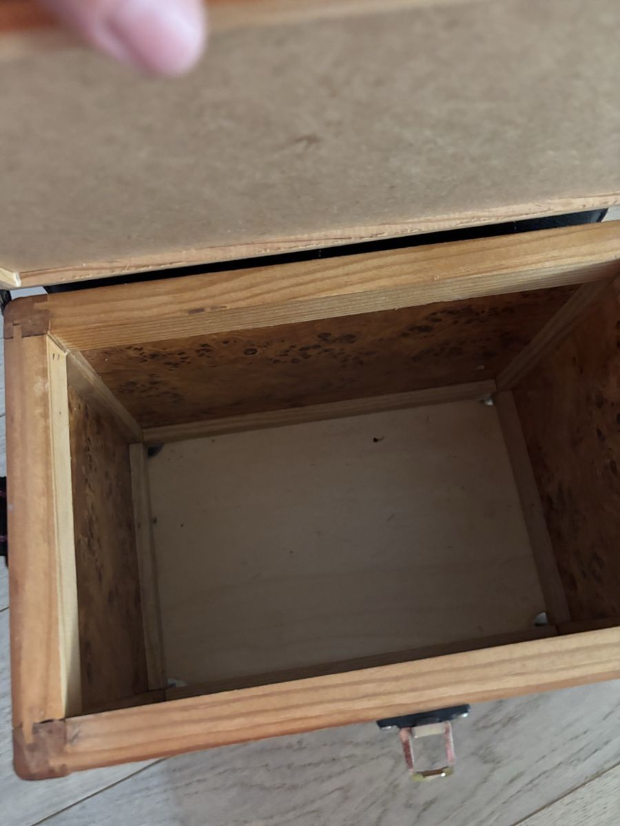 Sgabelli: Tabouret de pêche avec rangements – Usato da Estavayer-le-Lac venduto da bde_mc5x 5
