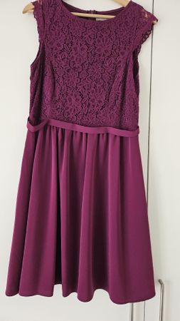 Suddenly Princess Kleid lila mit Spitze Grösse 40 neu