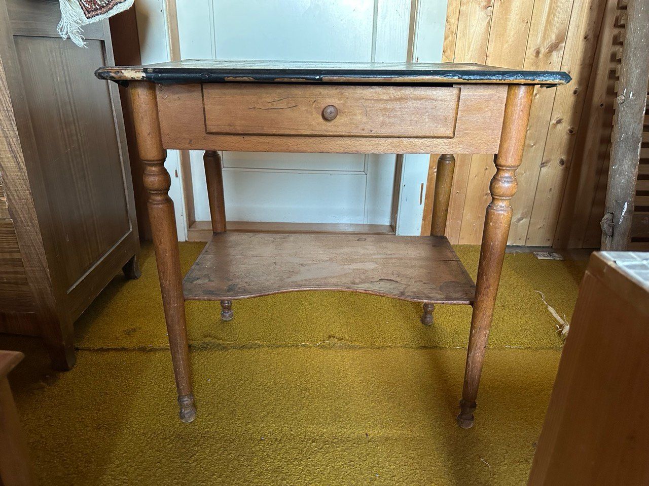 Tables: Antiker Beistelltisch – D'occasion à Ins par ab_80