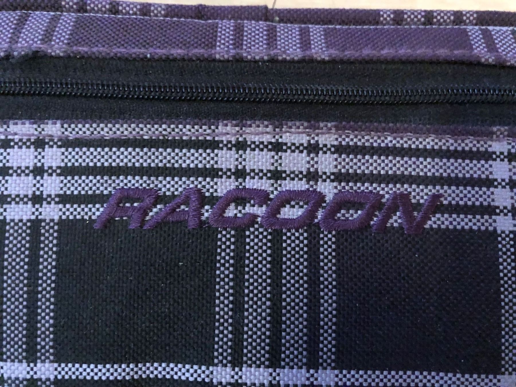 Astucci : Racoon Etui violett – Usato da Thalwil venduto da holoarte 2