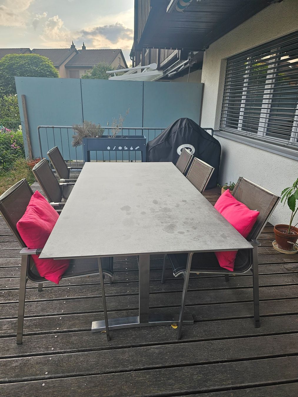 Hunn Set di tavolo e panche: Hunn Gartentisch mit 6 Stühlen – Usato da Brütten venduto da bru_vm8d 1