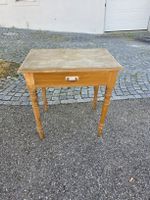 Kleiner Tisch mit Schublade, hellbraun, gebraucht