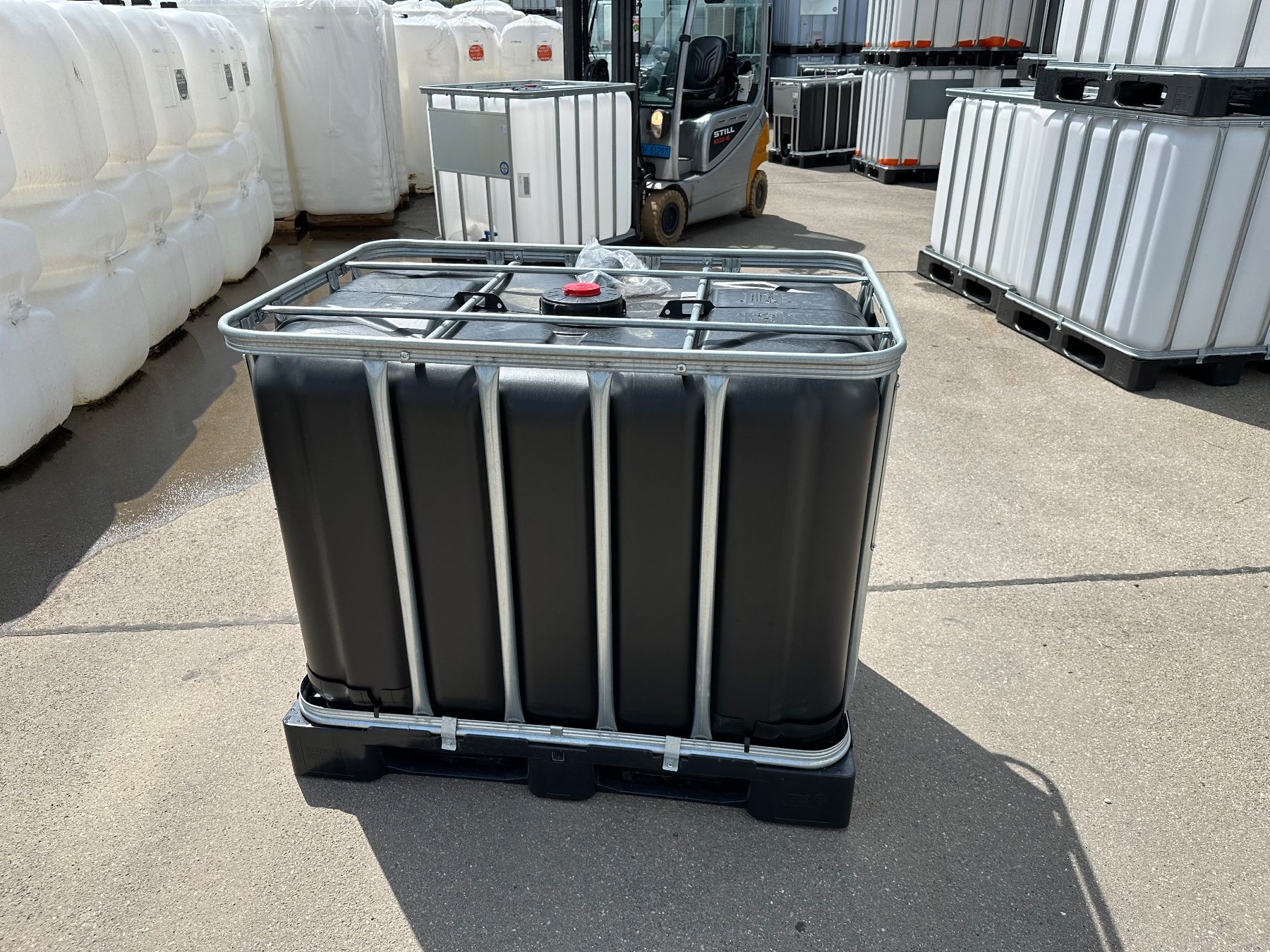 Abbeveratoi e trogoli: IBC Wassertank 600Liter schwarz neu – Nuovo e nell'imballaggio originale da Schöfflisdorf venduto da Dance04 2