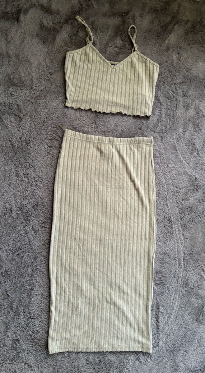 Shein Lots de vêtements: Shein ribbed olive set size M – Neuf (Voir description) à Wichtrach par Re_Fit