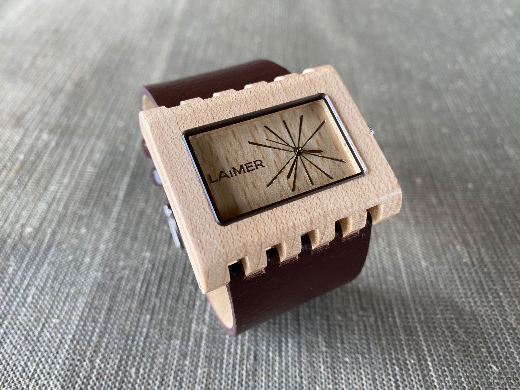 Montres: schöne Laimer Woodwatch – D'occasion à Feldbach par Fea1