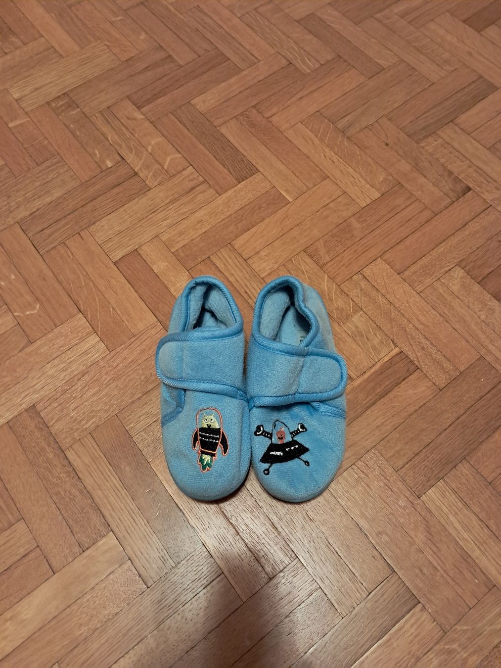 Scarpe per ragazzi: 1 chausson garçon pointure 26 – Usato da Ferpicloz venduto da Clicli014