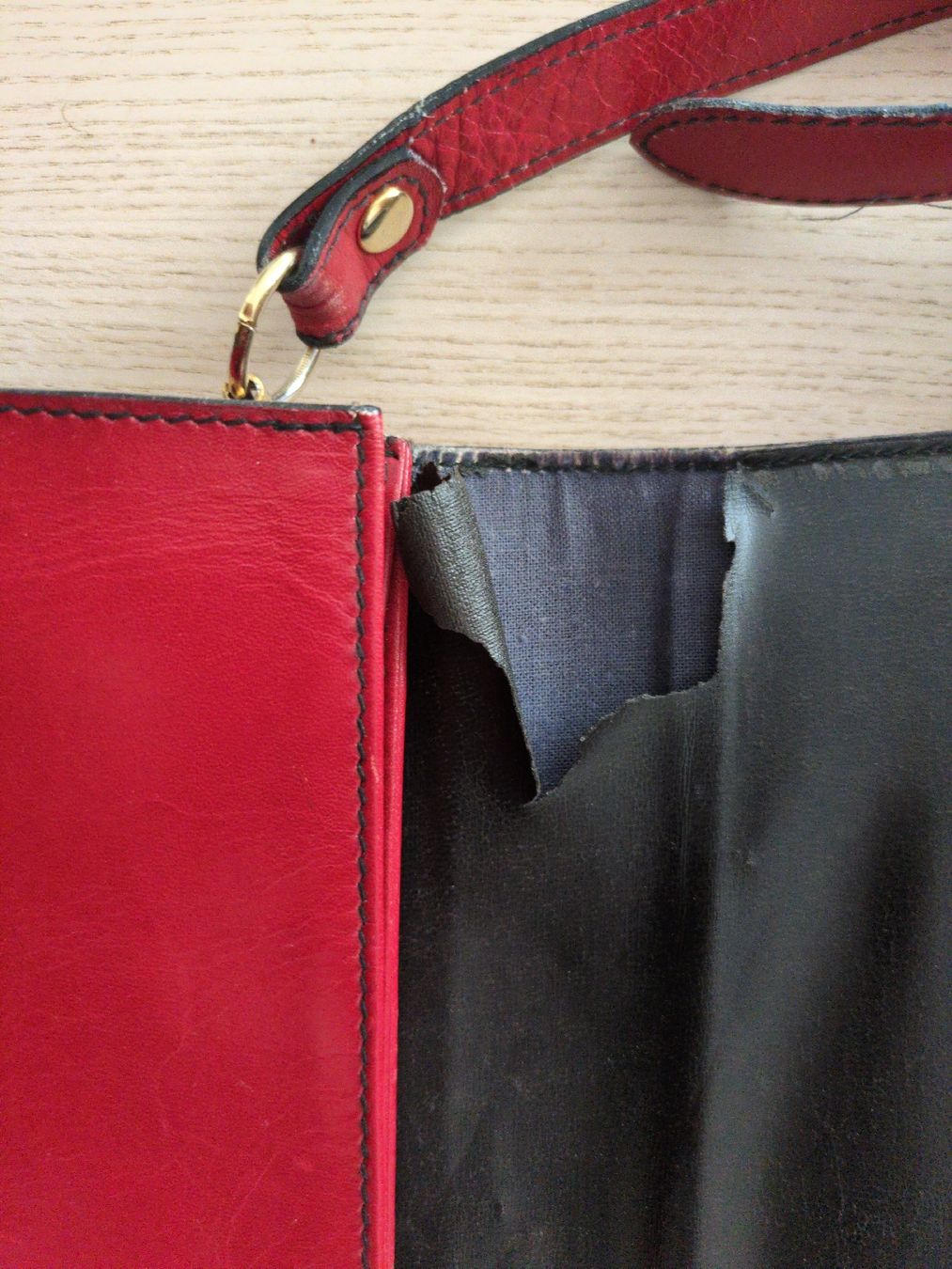 Sonstige Kleidung & Accessoires: Leder Handtasche rot – Gebraucht aus Rapperswil SG von WestlakeVilageCA 2