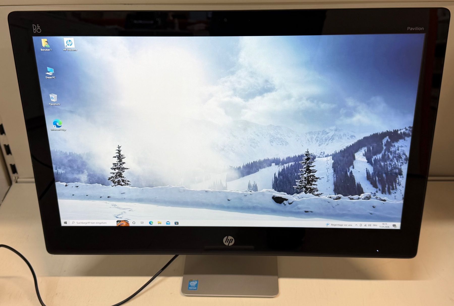 Hewlett Packard PC: HP Pavilion 23-q116nz  -   23'' All-in-One-Computer – Usato da Dietlikon venduto da Web-Trader