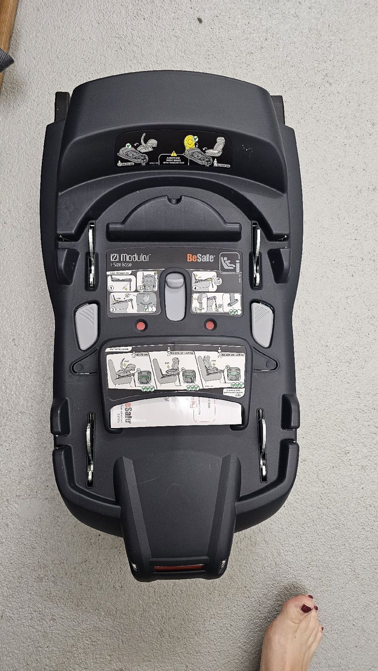 Seggiolini per auto: BeSafe Babyschale iZi Go Modular i-Size mit Basis – Usato da Saland venduto da S.O.N.J.A 1