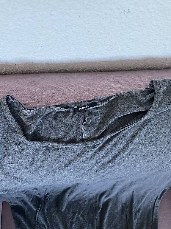 Top: Tezenis grey long sleeve top – Usato da Arlesheim venduto da jud_k2lz 1