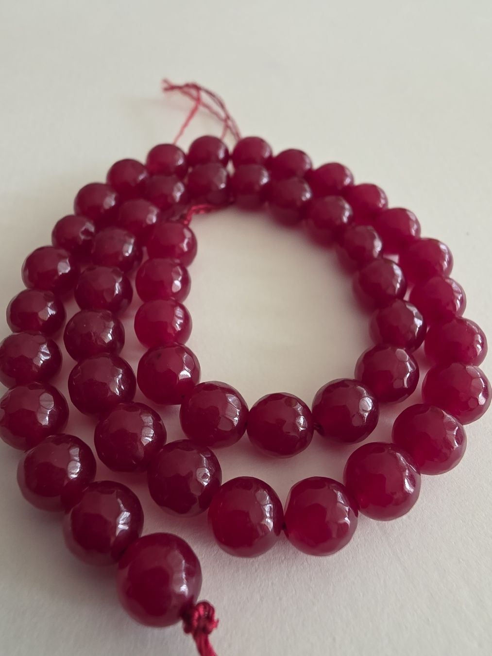 Minerali & Pietre curative: Chalcedon facettiert Rubinrot 8mm  Strang – Nuovo e nell'imballaggio originale da Menziken venduto da Mirager