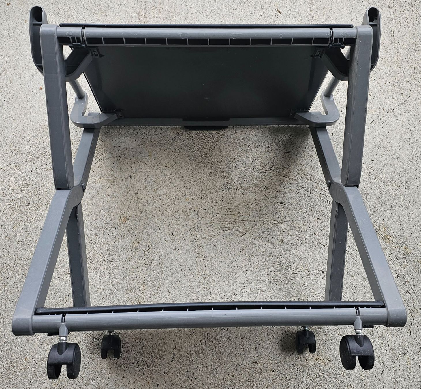 Regale: Chariot de service pliable sur roulettes – Gebraucht aus Court von Jovi2 3