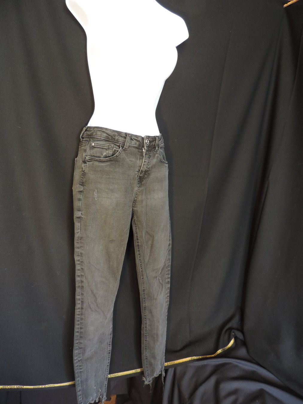 Jeans: jeans noir délavé – Usato da Genève venduto da Axelle333 4