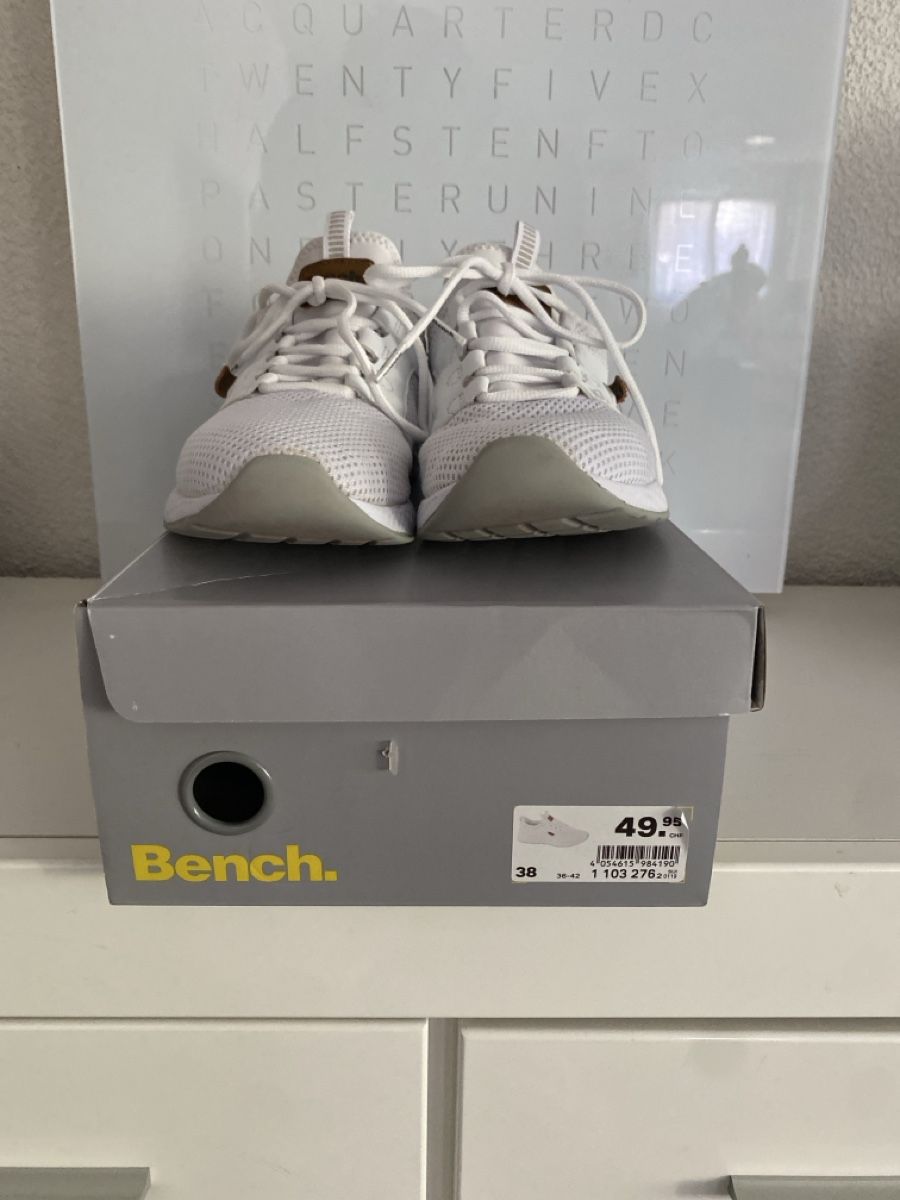 Bench Chaussures filles: Baskets Bench blanches taille 38 – D'occasion à Grenchen par O.r.i.g. 1