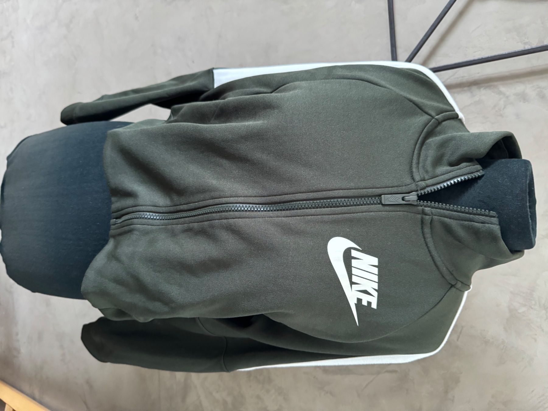 Nike Maglioni & Felpe: Lot deux pulls Nike taille Mel – Usato da Veyrier venduto da kimedovapa 3