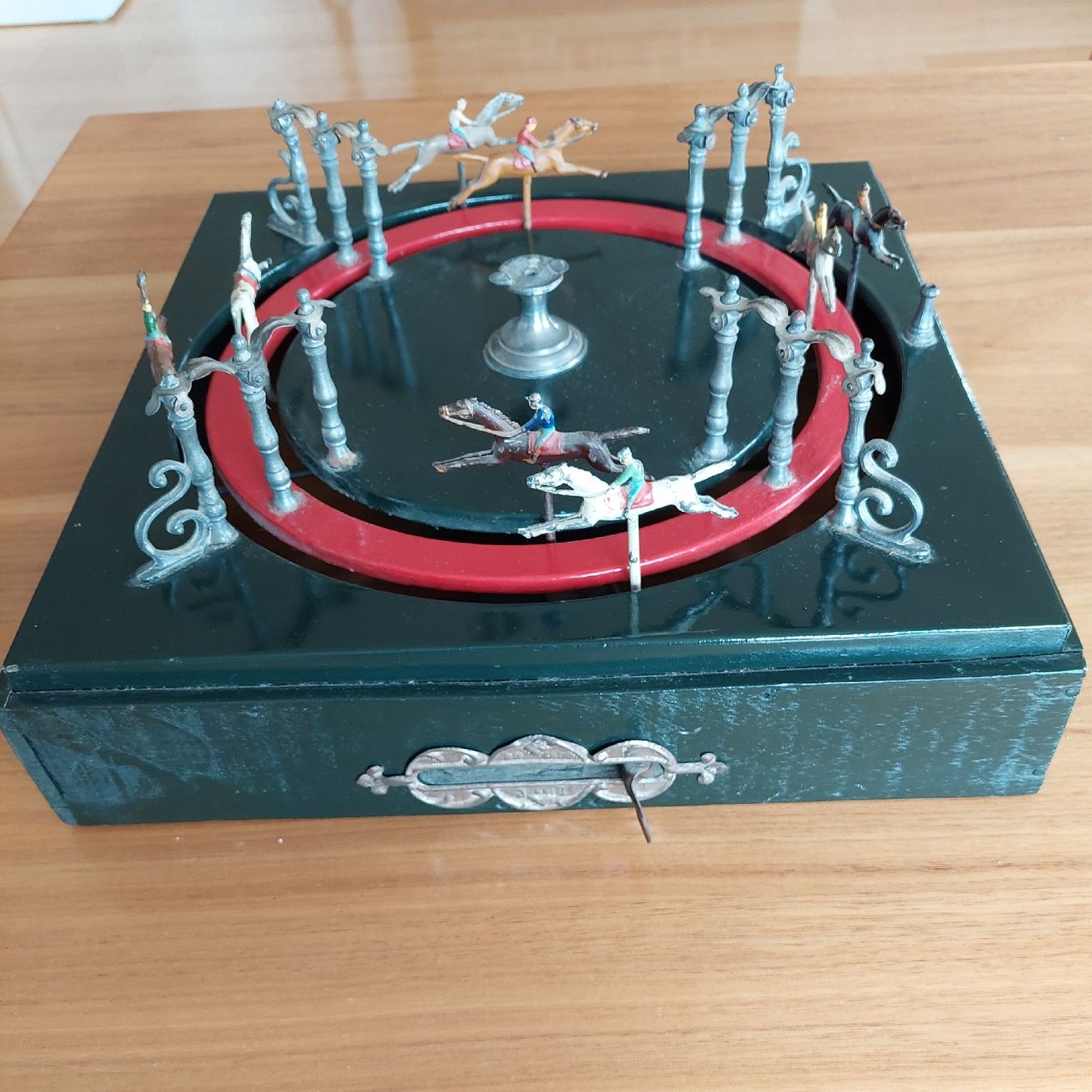 Jouets: Pferderennen Spielzeug antik – D'occasion à Kriens par Moenggi2012