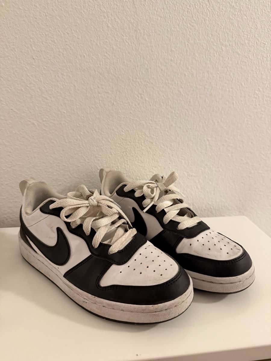 Nike Scarpe per ragazzi: Paire de chaussures Nike – Usato da Renens VD venduto da VD2026