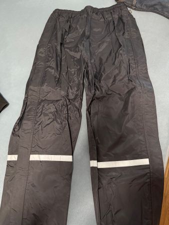 Rukka Motorrad Regenhose schwarz Grösse L mit Reflexstreifen