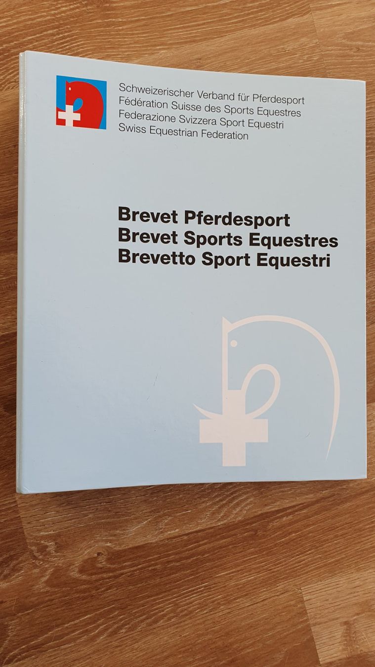 Libri: Brevet  Theorie Pferdesport – Usato da Lohn SH venduto da Lillyfee2020