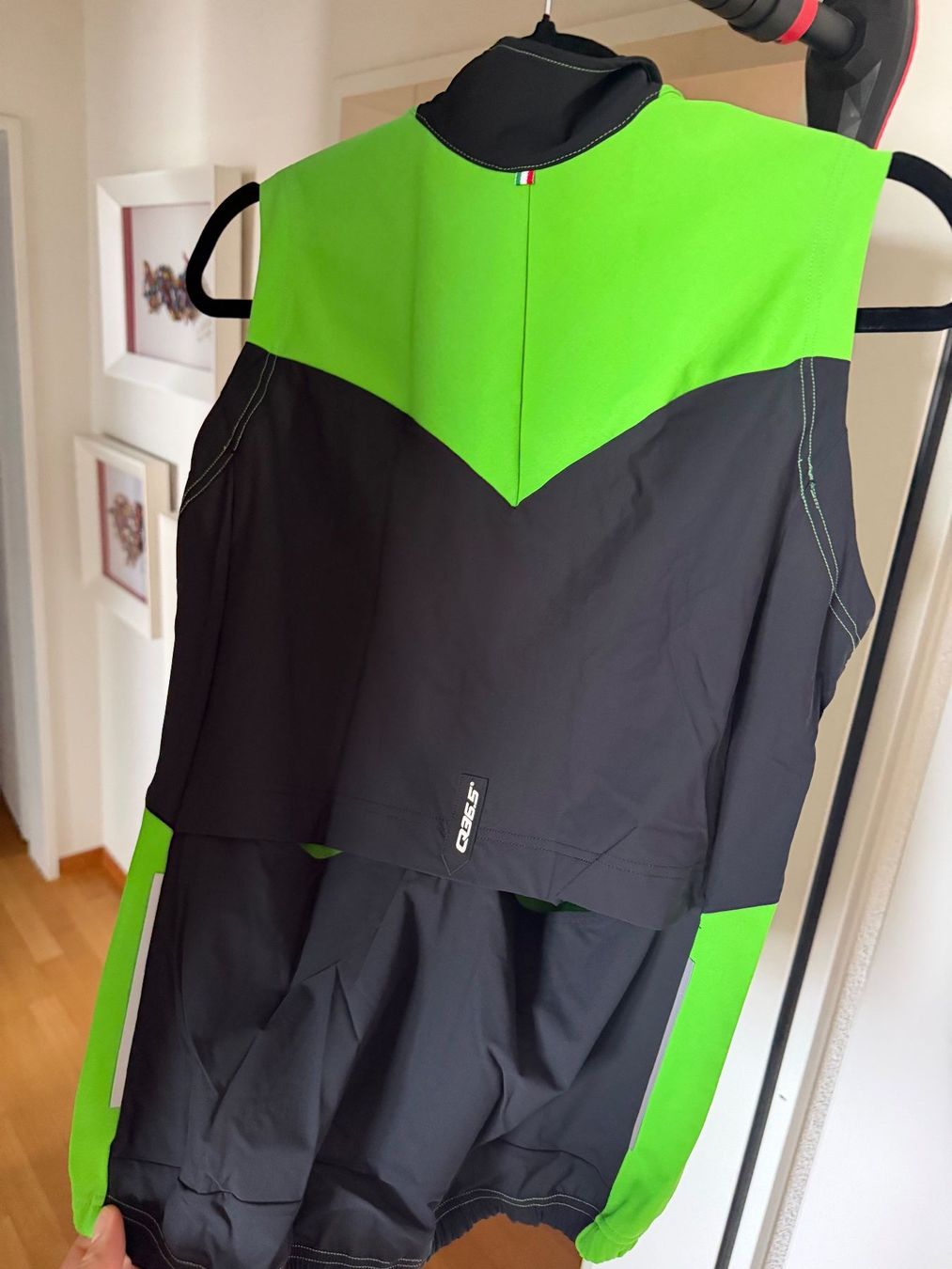 Gilets & Westen: Q36.5 Dottore Pro Vest Lime Size L – Gebraucht aus Küsnacht ZH von gma_67jc 1