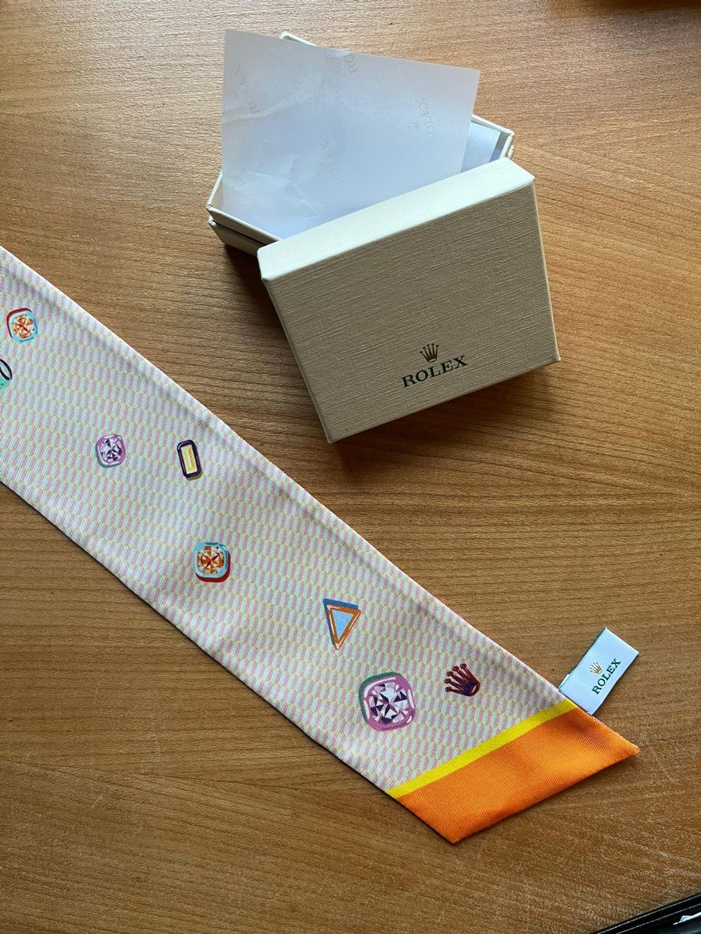 Rolex Foulard & Sciarpe: Rolex Tuch / Schal aus Seide, NEU – Nuovo e nell'imballaggio originale da Schaffhausen venduto da immervali