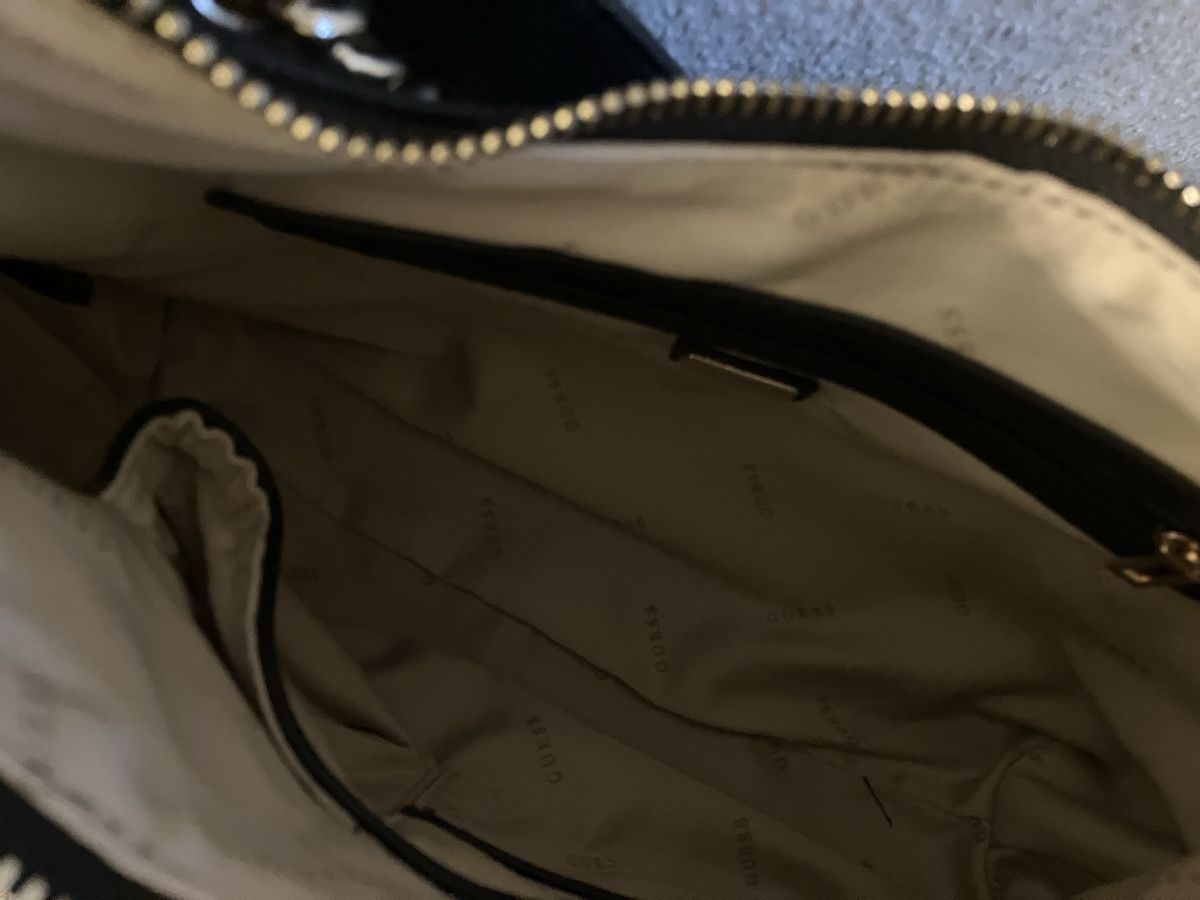 Guess Borse: Guess Handtasche – Usato da Laufen venduto da mercedes420 5