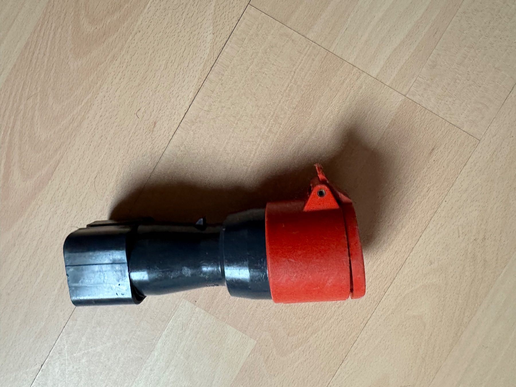 Unità & Adattatore: Adapter Stecker Übergang   J15/5 Pol  auf CEE 16 – Usato da Huttwil venduto da Bolpa 5