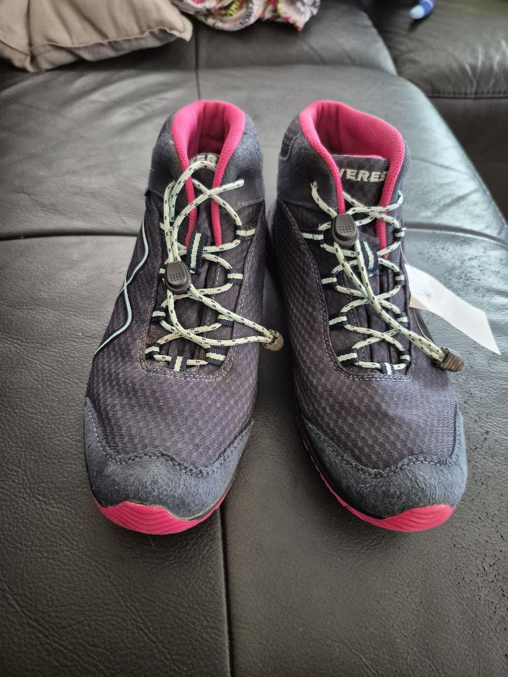 Vibram Scarpe da donna: Wanderschuhe Vibram Gr. 38 – Usato da Oberweningen venduto da Bumblebee2