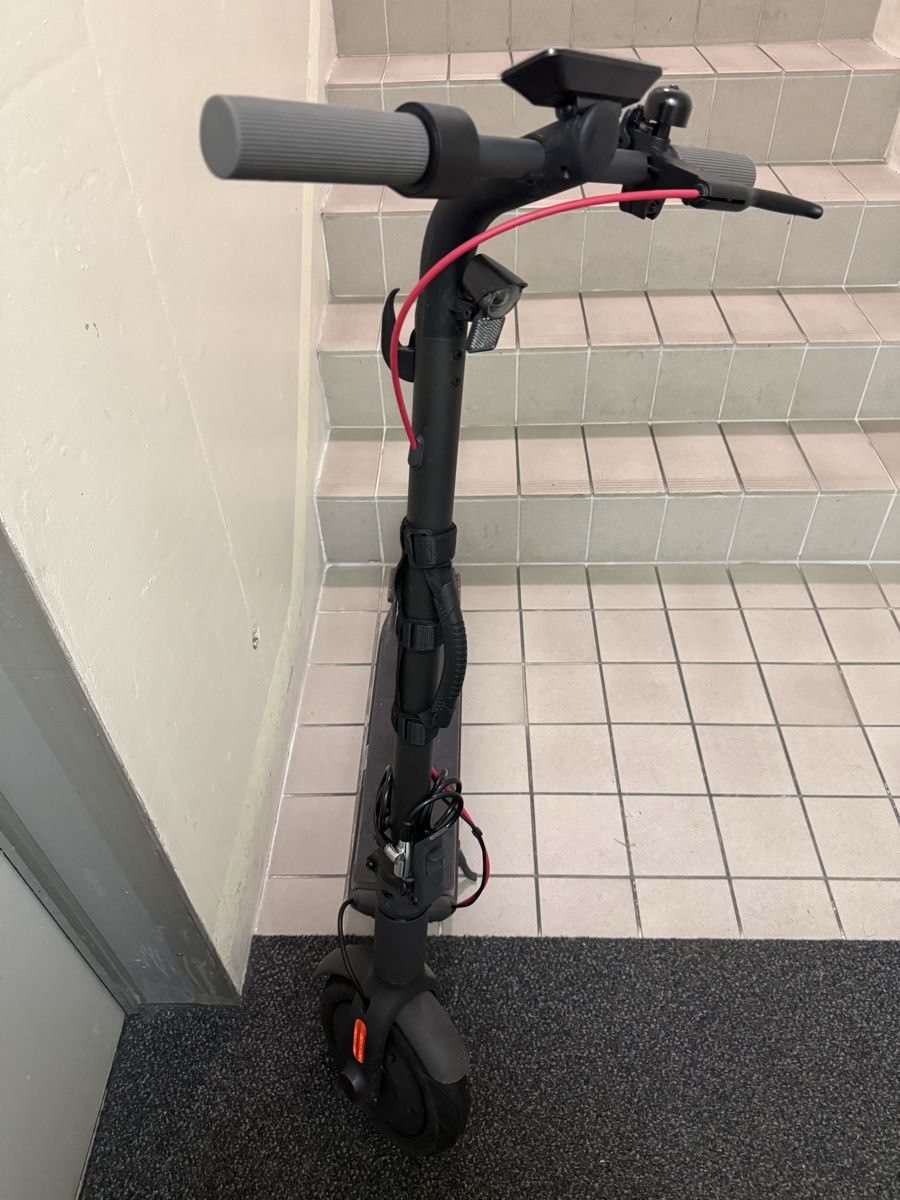 Kickboard: E-Trottinet Navee V25 SE – Usato da Allschwil venduto da Vespalino48