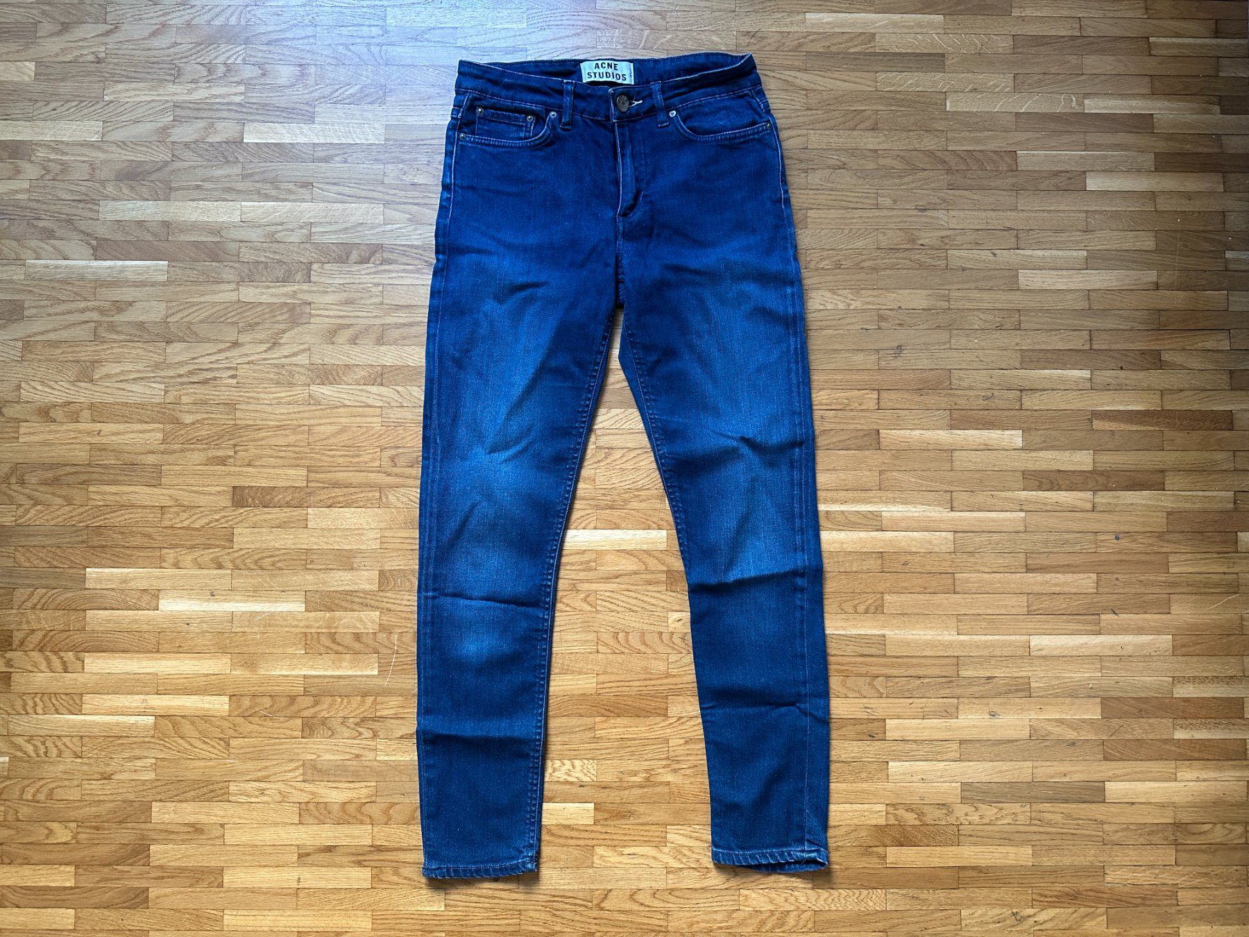 Acne Studios Jeans: Acne Studios Skin 5 Sparkling Jeans 26/32 – Gebraucht aus Lausanne von brixton