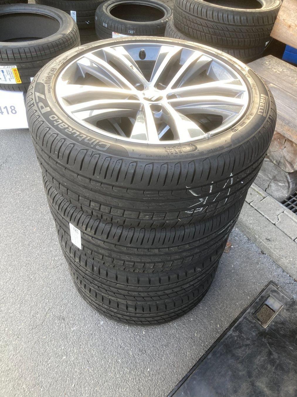 Seat Pneus & Kompletträder: Seat Alhambra Sommerräder  225/45R18 Continental / Pirelli – Gebraucht aus Cham von Cham6332