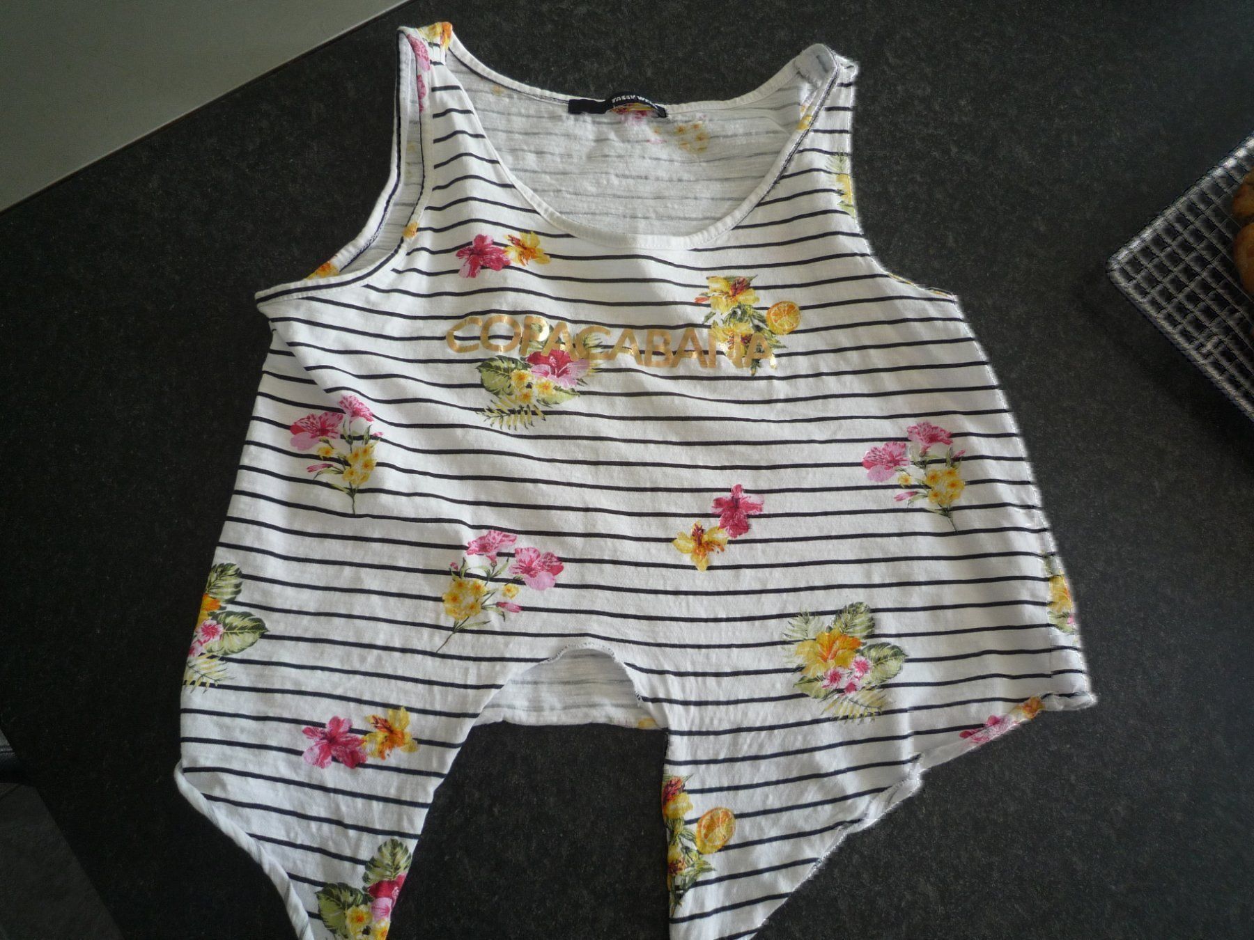 Blouses, T-shirts & Tops: TOP GR.XS – D'occasion à Andwil SG par schmei