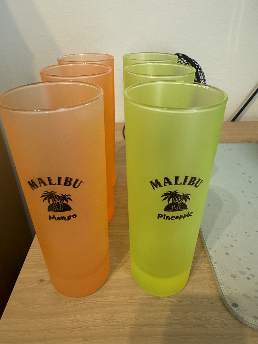 Gläser: Bicchieri 5 pezzi Malibu cocktail – Gebraucht aus Viganello von BlackPanda0003
