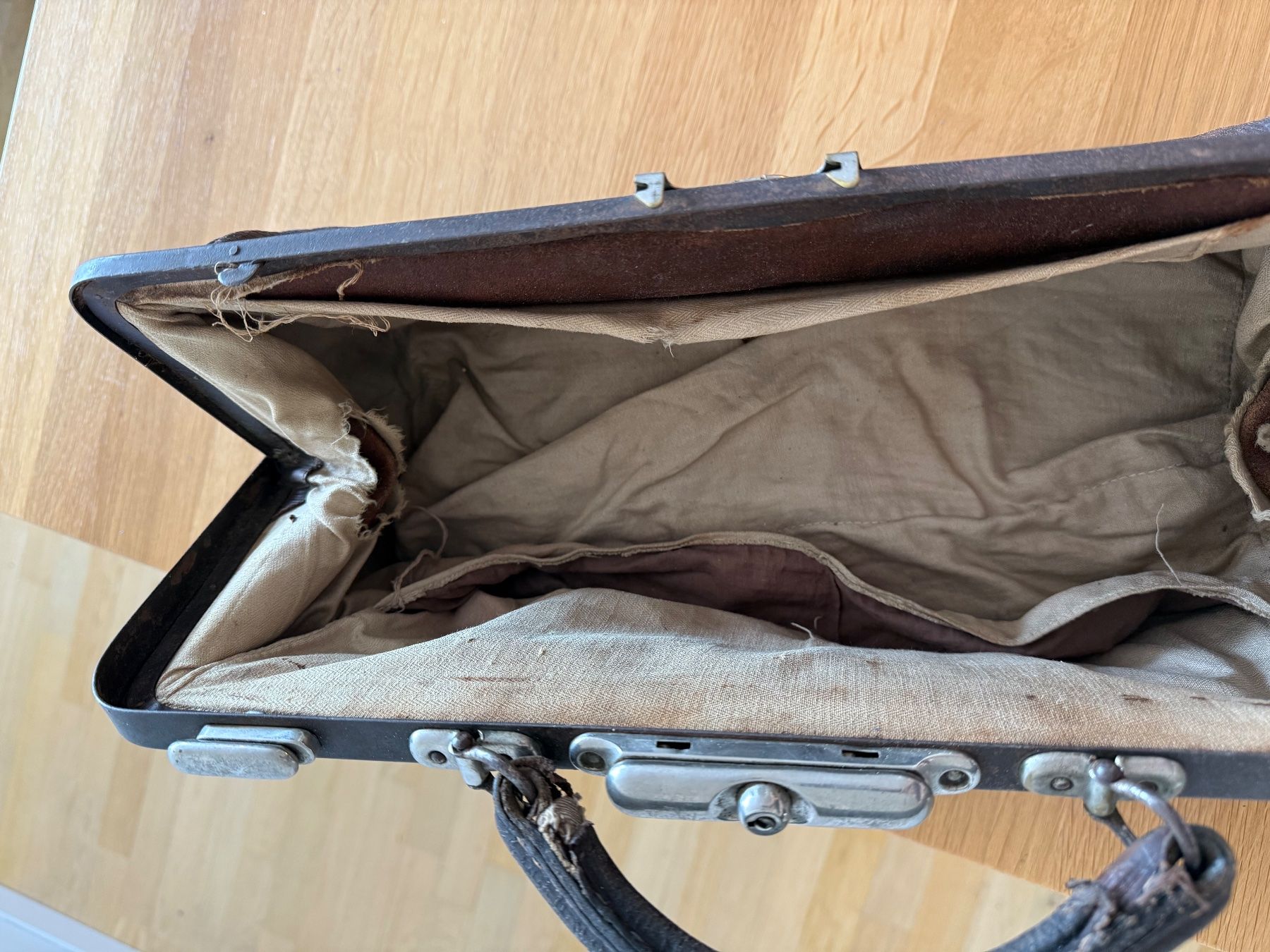 Borse: Vintage Ledertasche / Arzttasche – Usato da Basel venduto da Rouge. 7