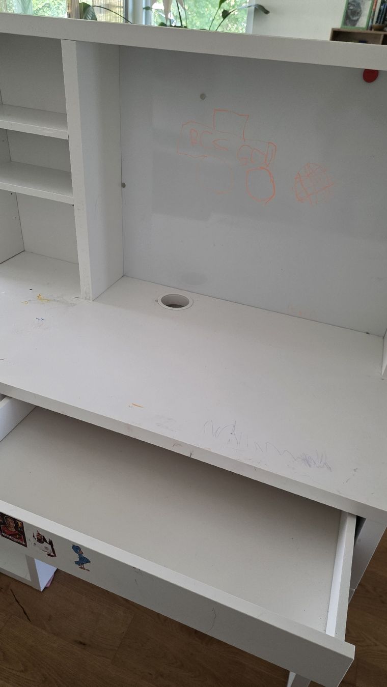Scrivanie: Kinderschteibtisch mit Magnetwand – Usato da Dietikon venduto da alanda01 2