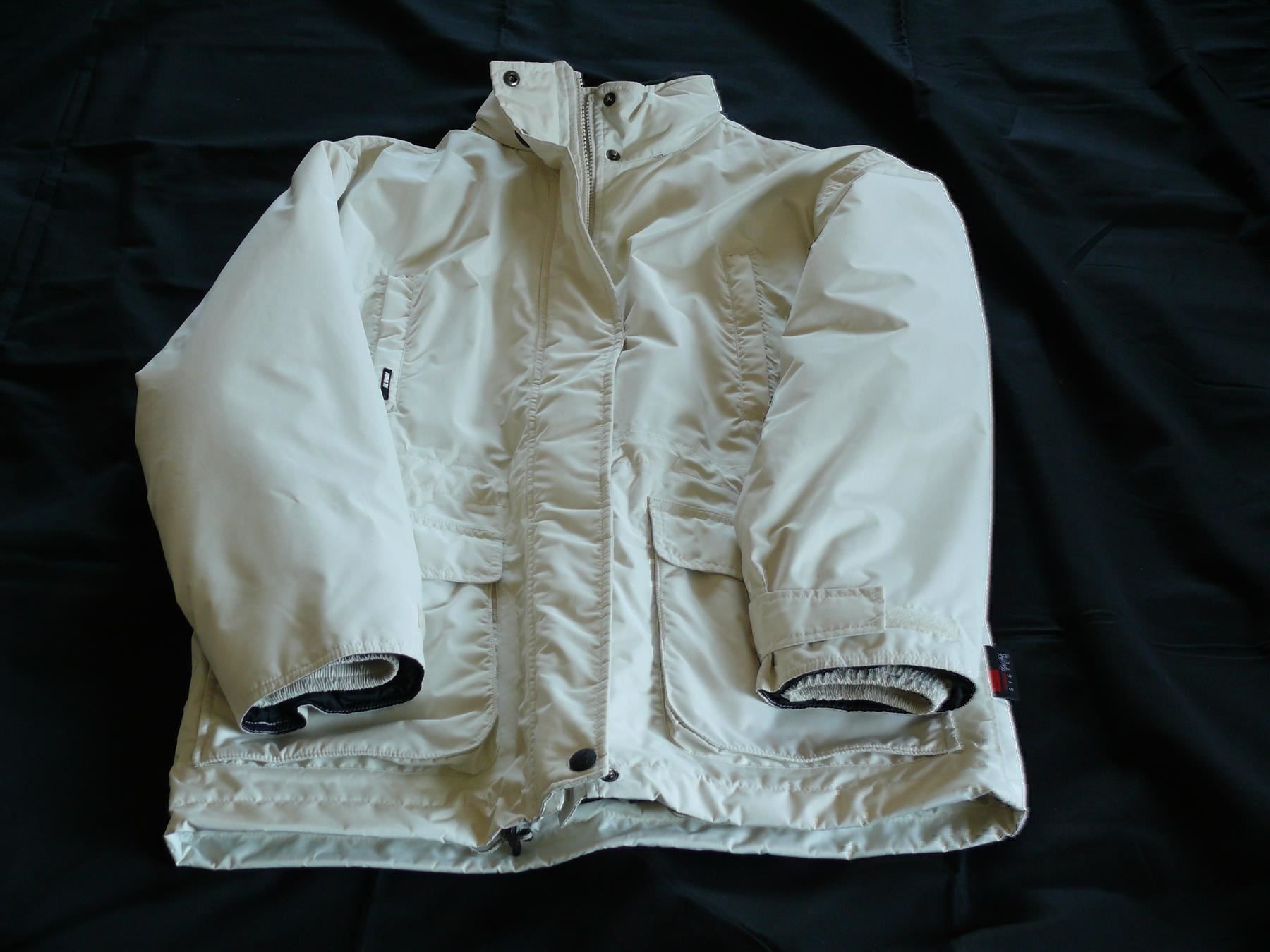 Jacken: K WAY Gesteppte Jacke mit Kapuze – Gebraucht aus Scherzingen von packtesan