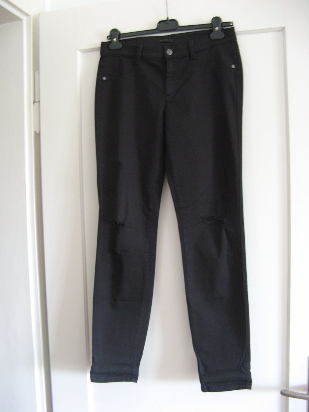 Sisley Pantaloni: Sisley Hose schwarz Gr. W29, L30 – Usato da Zürich venduto da apil