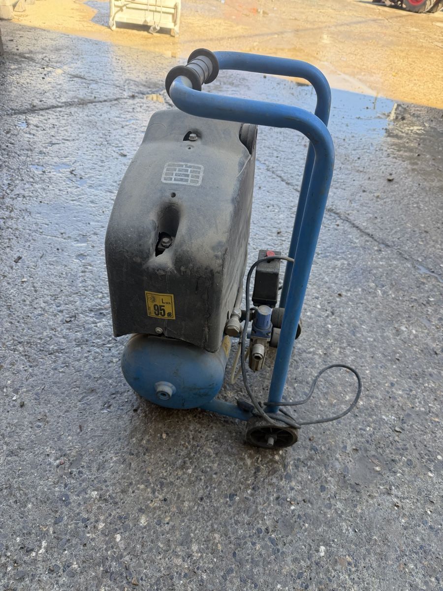 Kompressoren: Kompressor Tool Air – Defekt aus Niederbipp von baggerch 1