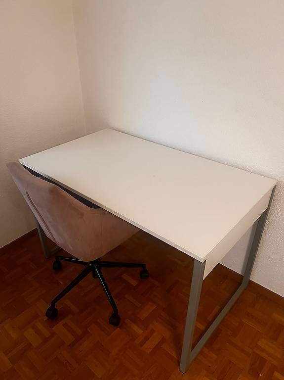 Set di tavolo e panche: Bureau et chaise – Usato da Yverdon-les-Bains venduto da fon_5pws 1
