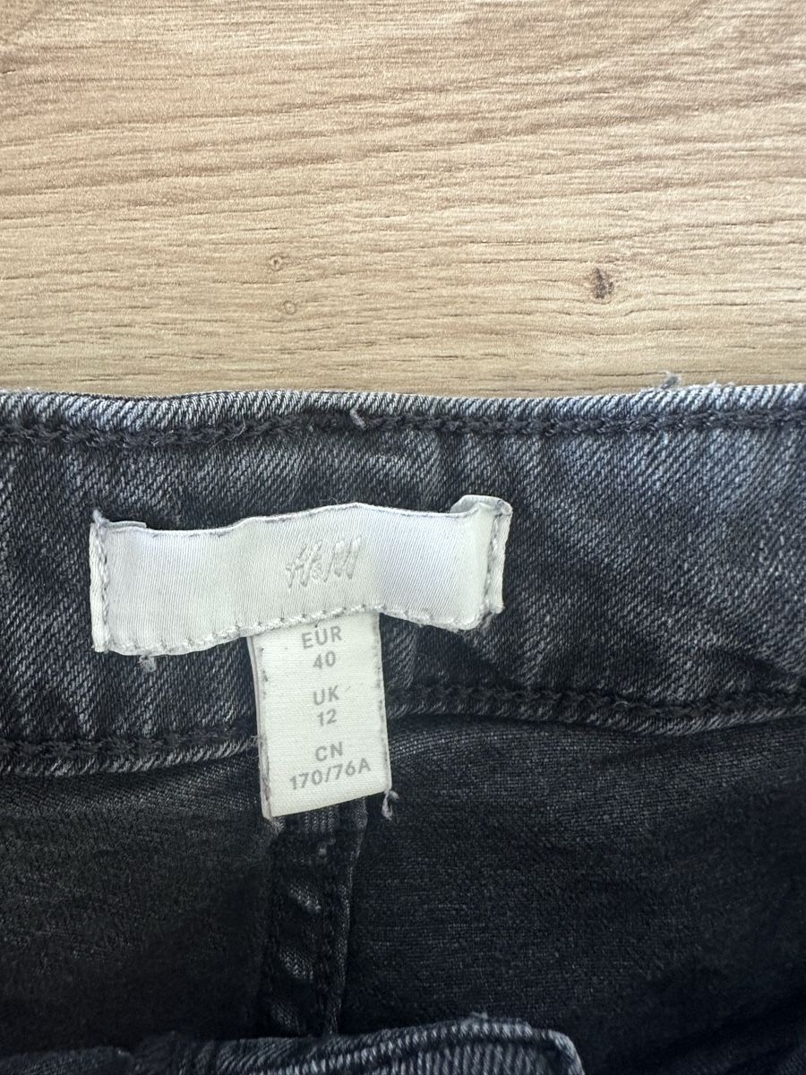 H&M Jeans: H&M Shorts Gr. 40 – Usato da Langenthal venduto da denise96 1