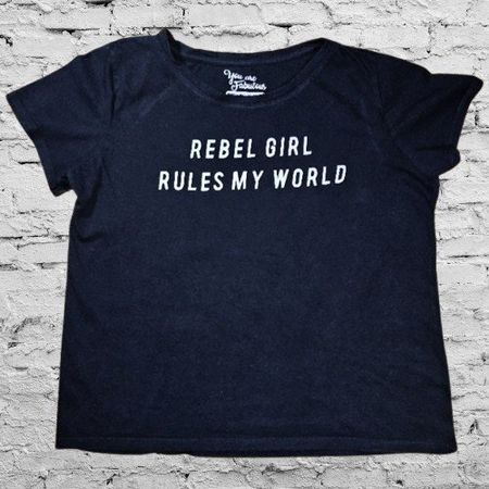 🖤👑 Rebel Girl Rules – Statement Tee von CHICOREE💥