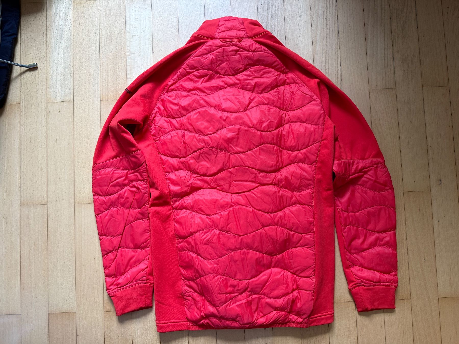 Peak Performance Giacche: Peak Performance Helium Hybrid Jacke Rot Grösse S – Usato da Zürich venduto da ChrWal 1