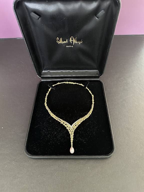 Colliers: Collier pour femme Gilbert Albert – D'occasion à Fribourg par cla_wkm2 2
