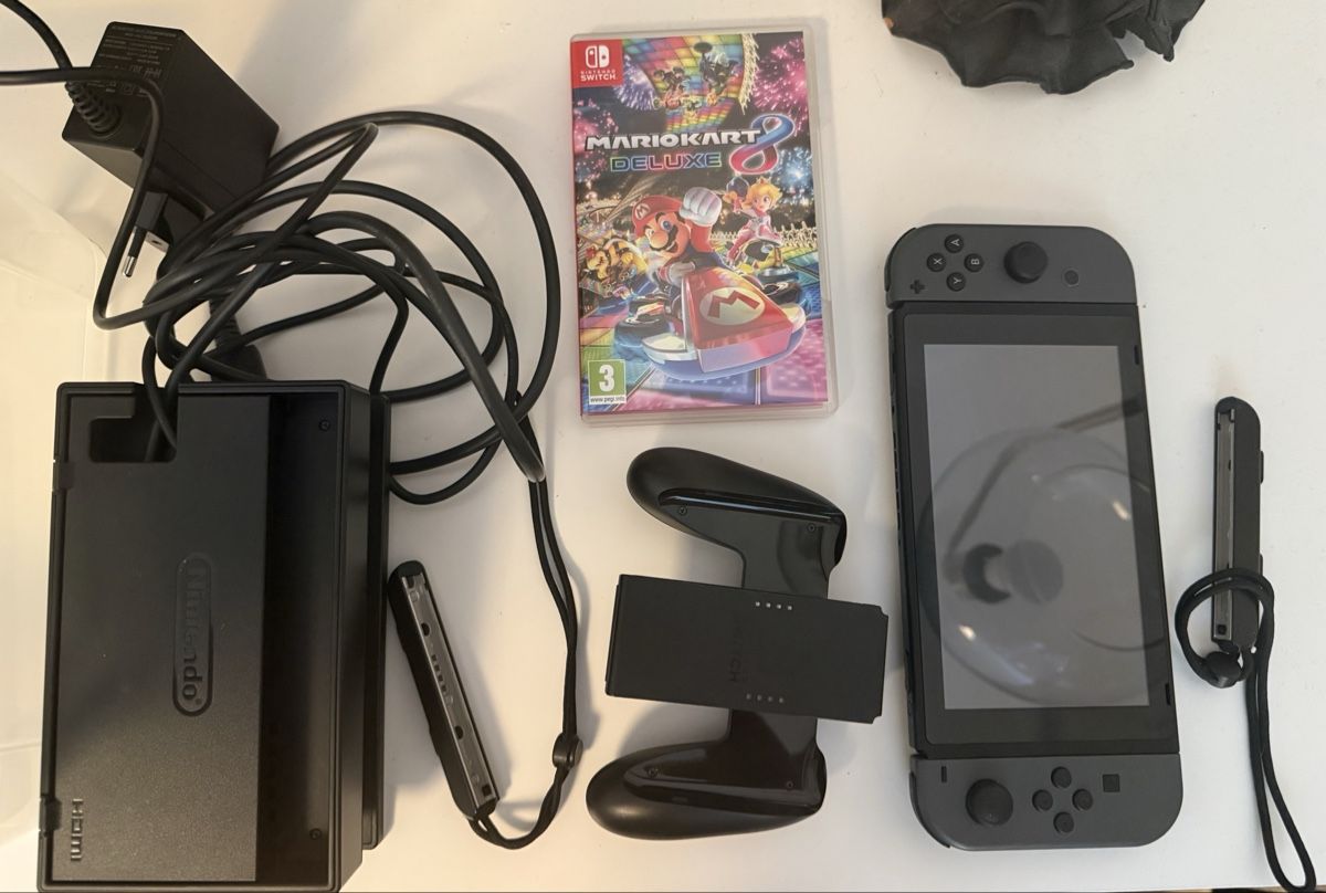 Nintendo Konsolen: Nintendo Switch incl. Mario Kart 8 Deluxe Bundle – Neu (gemäss Beschreibung) aus Freienbach von Mariadlgg 2