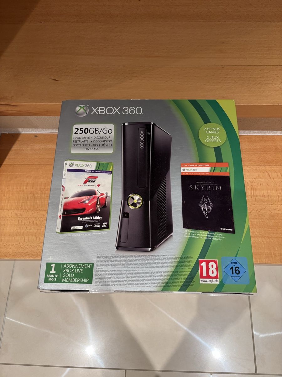 Microsoft Konsolen: Xbox 360 slim Bundle! Console, Games, Controllers – Gebraucht aus Belfaux von vik_c6z2
