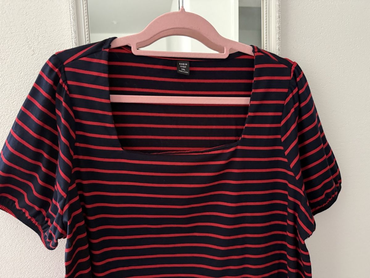 Shein T-shirts: T-Shirt Grösse 1XL – Neuf (Voir description) à Pfeffikon LU par pepino17 2